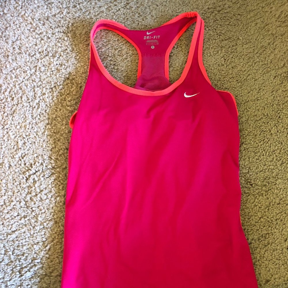 Womens Nike Workout Tank - Small